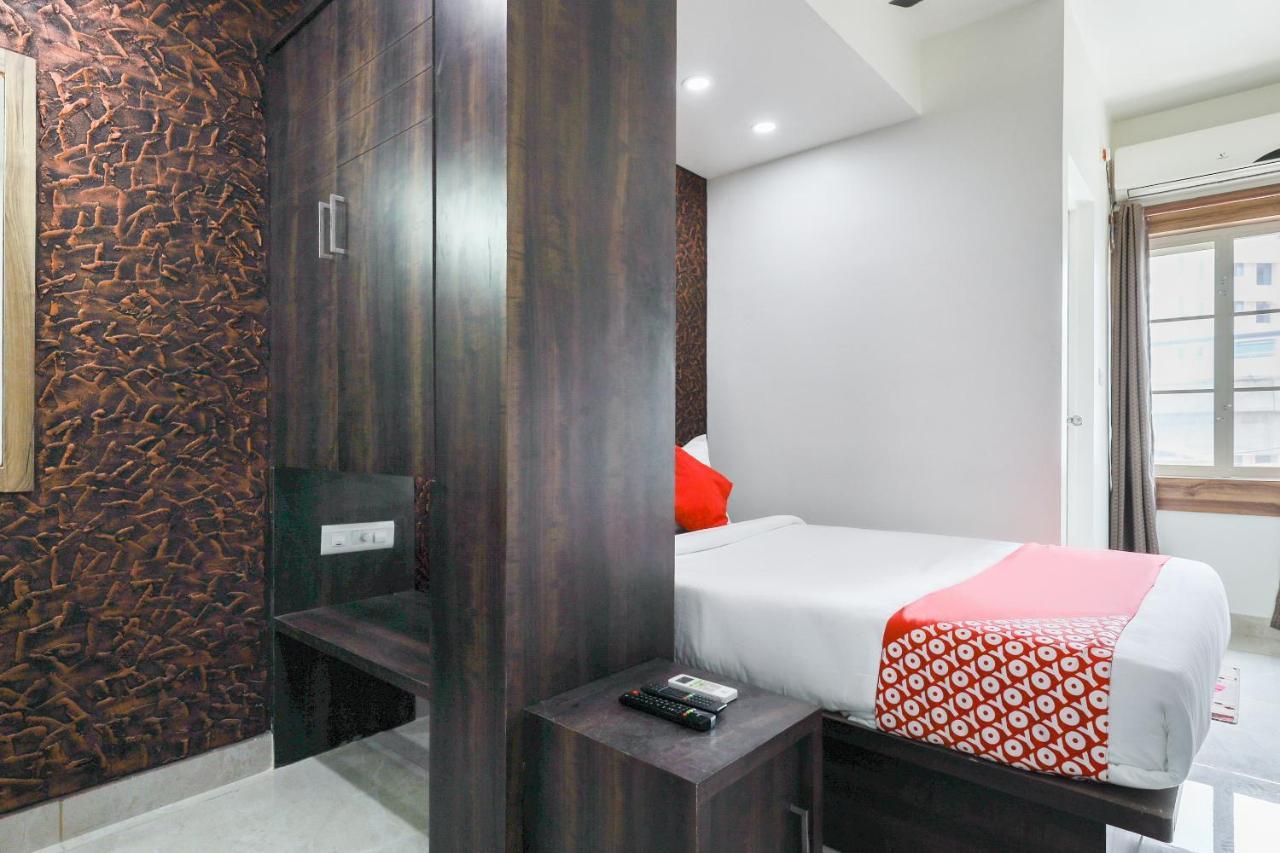 Kochi Capital O 71307 Feathers酒店 外观 照片